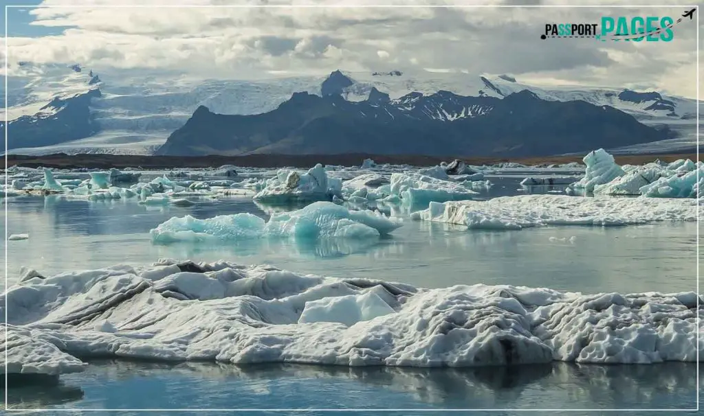 Jökulsárlón-Glacier-Tourist-Attractions-in-Iceland