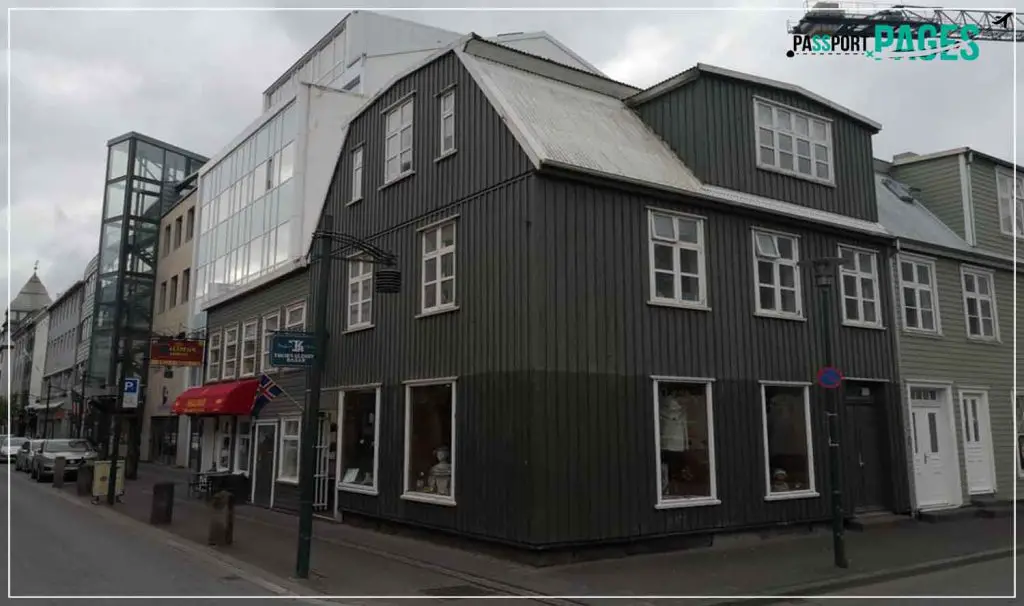Thorvaldsens-Bazar-Shopping-in-Iceland-for-Tourists