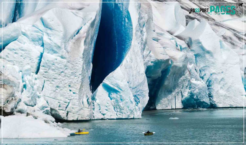 Kayaking-in-the-arctic-circle