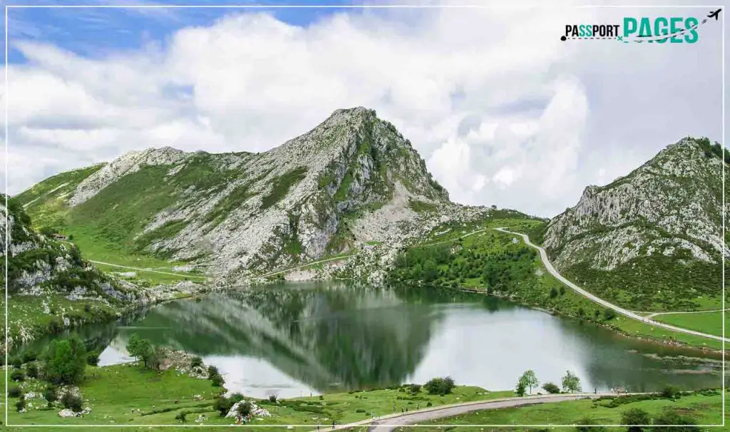 Covadonga-Lakes-hikes-in-spain